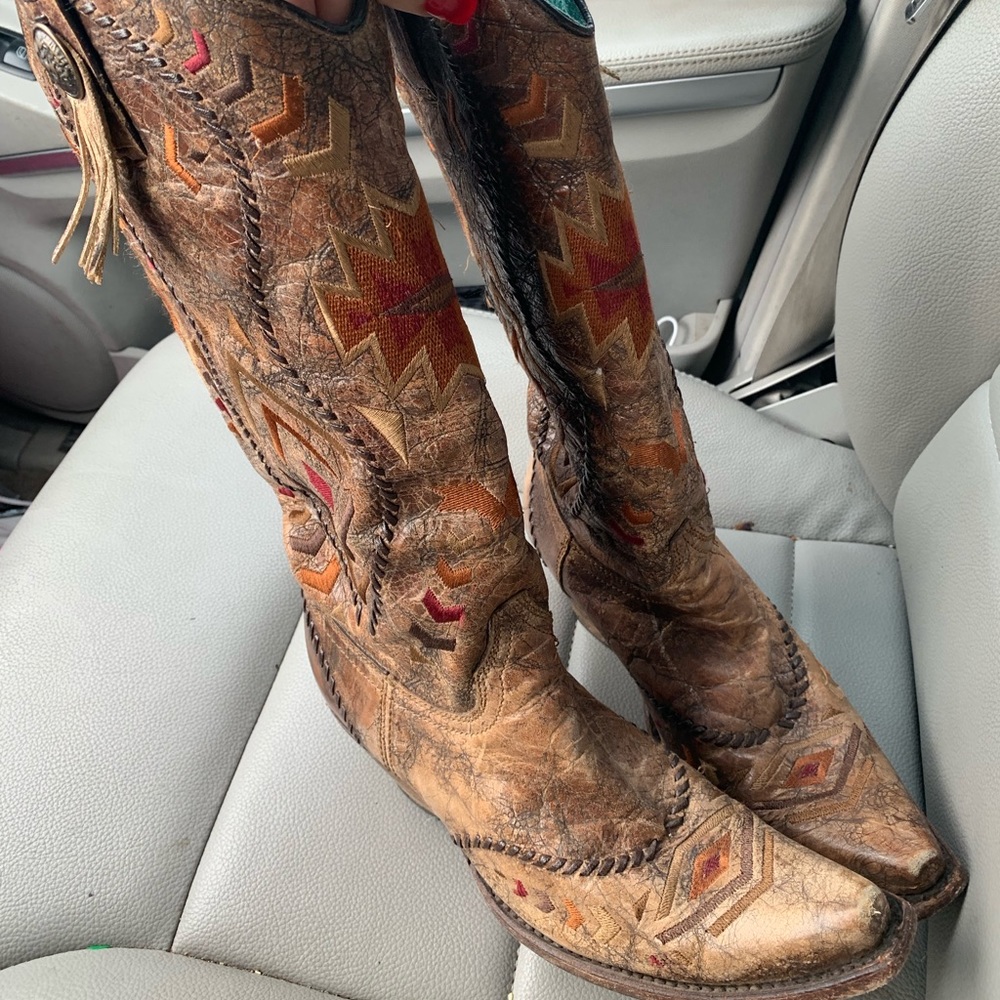 Women’s corral cowboy boots !